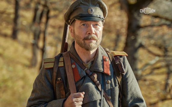 Евгений Миронов в образе ученого Арсеньева в новом сериале сразится с тигром