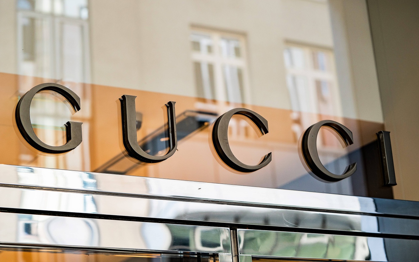 Роскошь больше не в моде: продажи Louis Vuitton, Gucci и Dior в Китае пошли вниз