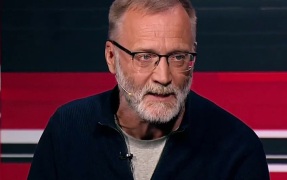 Политолог заявил, что Запад преследует цель разрушить единый русский этнос