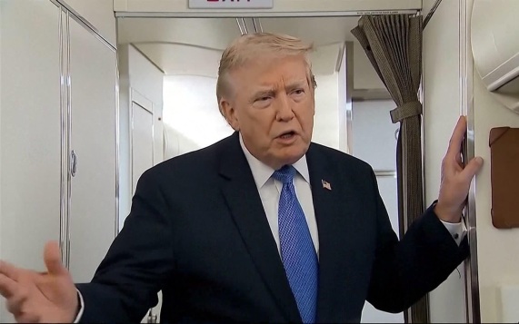 Трамп заявил, что на должность пресс-секретаря Белого дома претендуют многие
