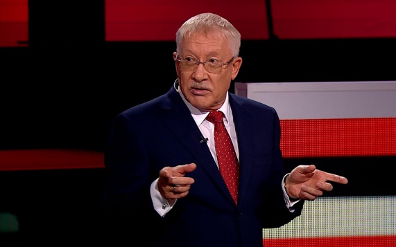 Депутат Морозов рассказал, обязательно ли парламентарию быть политиком