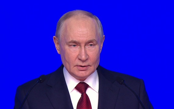 Я создавал, потому и участвую: Путин объяснил участие в съездах "ЕР"