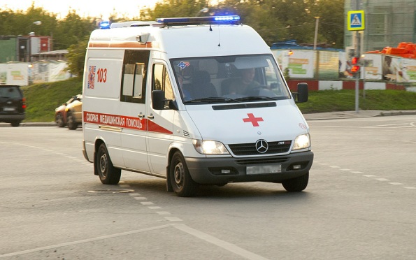 В Лефортово столкнулись автобус и такси, двое пострадали