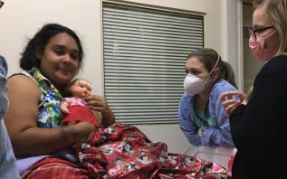 37-летняя женщина прожила больше года в приемной семье под видом дочери