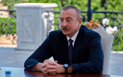 Мирзиёев наградил Алиева орденом "Дружбы высшей степени"