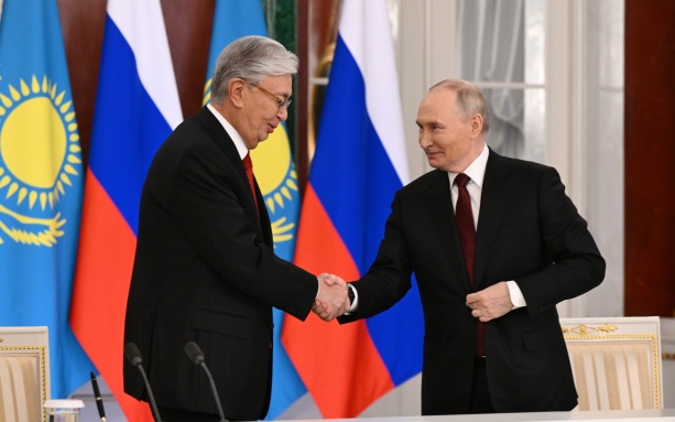 Путин поздравил Токаева с итогами парламентских выборов в Казахстане