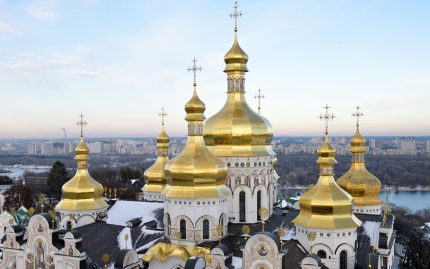 Киев относится к мощам святых как к разменной монете, заявили в МИД России