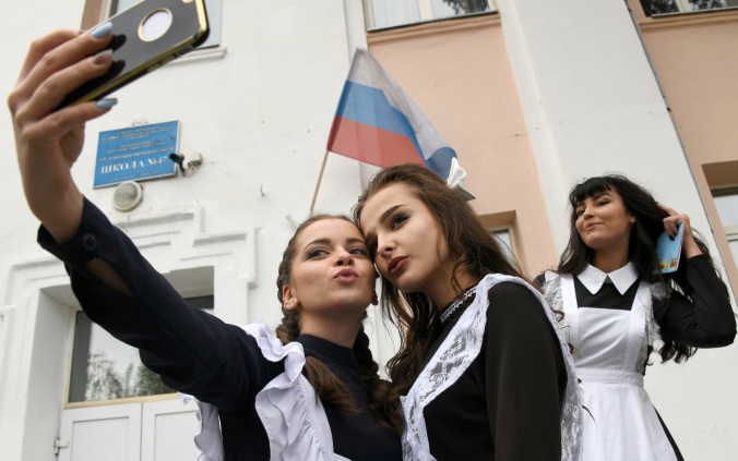 Запрет на пользование телефоном во время урока вступит в силу 1 сентября