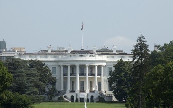 Трамп пока не выбрал нового пресс-секретаря Белого дома