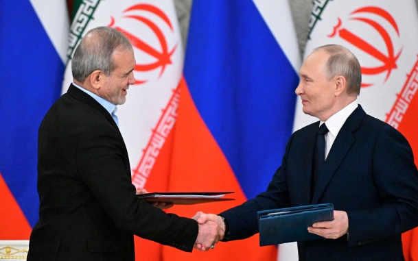 Пезешкиан рассчитывает встретиться с Путиным на саммите ШОС