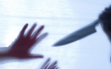 Жительница Кузбасса поругалась с сыном и убила его ударом ножа в грудь