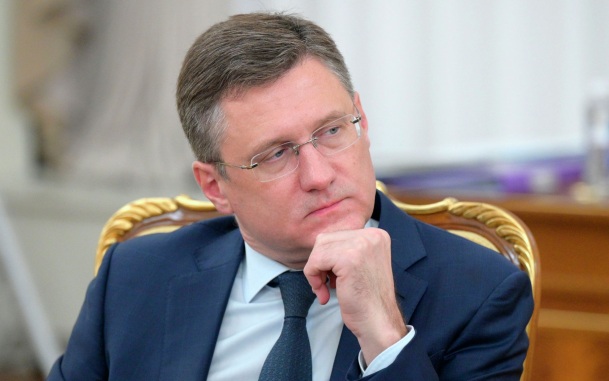Новак поручил продолжать снабжение российских регионов топливом