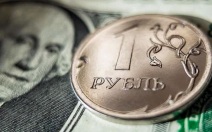 Россияне с начала года вдвое увеличили объем переводов за границу