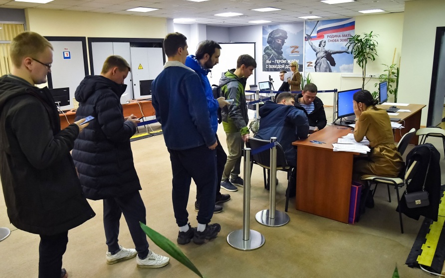 Выяснилось, для чего военкоматам расширят доступ к личным данным призывников