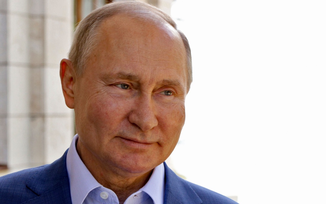 Путин пошутил о планировании семьи молодым учителем, нашедшим невесту на форуме