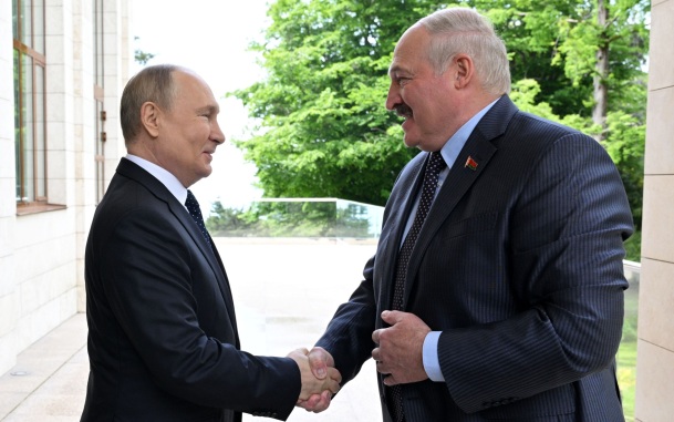 Путин поздравил белорусского коллегу с днем рождения