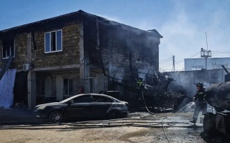 В Севастополе на 800 "квадратах" потушен пожар в сервисном здании