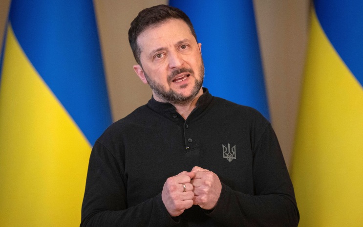 Армия РФ дронами истощает Украину, пожаловался Зеленский