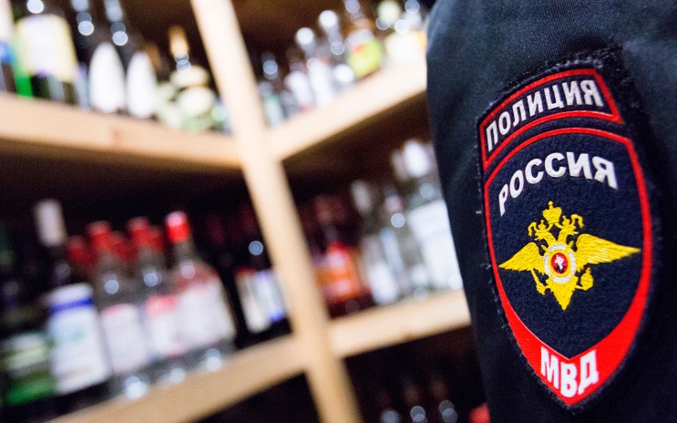 На Камчатке полицейские задержали женщину, подозреваемую в краже бутылки водки