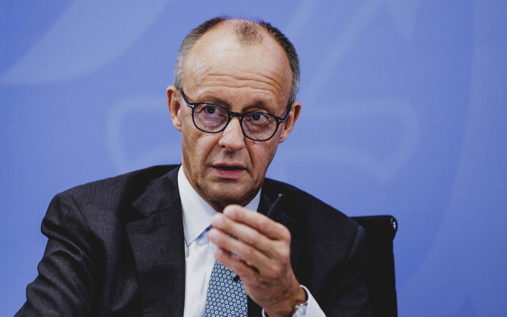 Мерц заявил, что ФРГ не может позволить себе продление топливной скидки