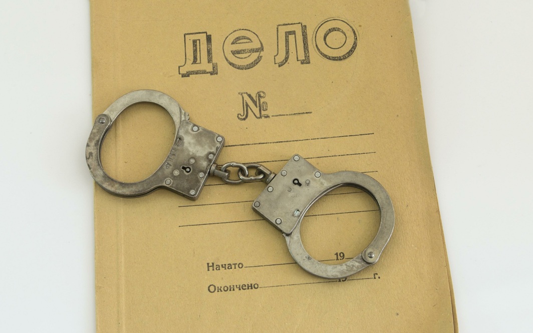 В ЕАО мужчина обвиняется в применении насилия против полицейских