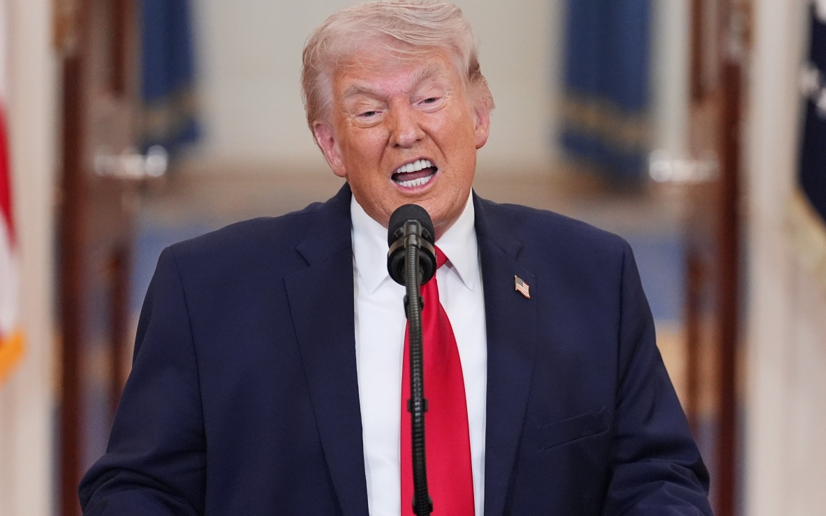 Трамп опубликовал ИИ-видео с ракетными ударами по острову Харк