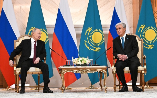 Путин в Бишкеке встретился с Токаевым