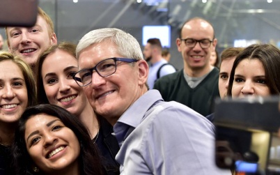 Тим Кук официально покинул пост гендиректора Apple