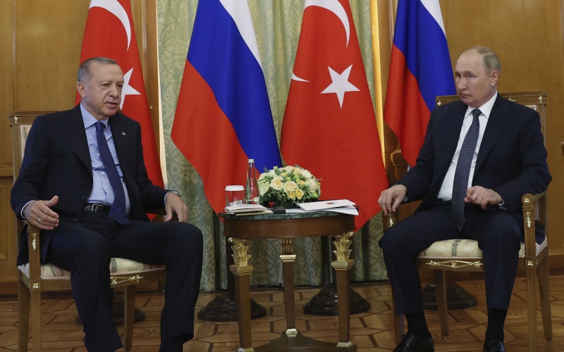 Путин и Эрдоган проводят двустороннюю встречу в Бишкеке