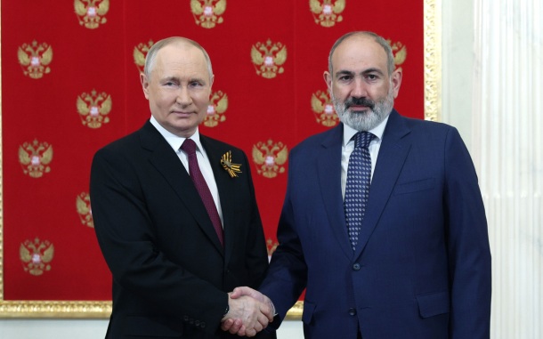 Путин пригласил Пашиняна в Москву, чтобы обсудить вопросы выбора Армении