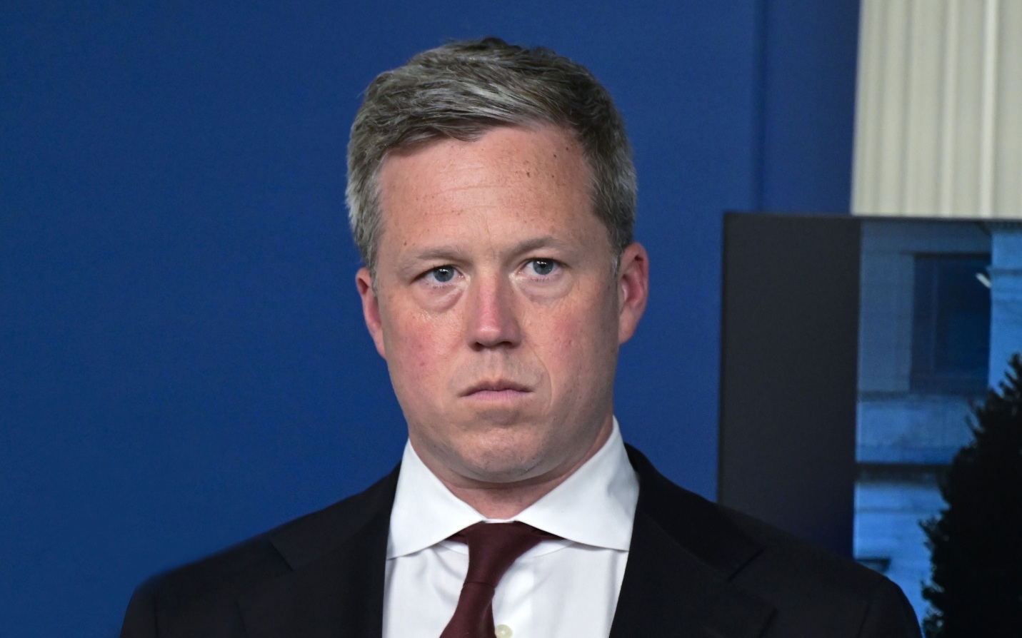 Дрисколл заявил, что уходит с поста министра армии США