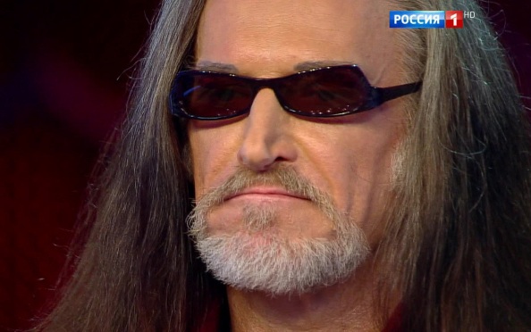 Актер Джигурда подал иск в суд на производителей и продавцов его картонных фигур