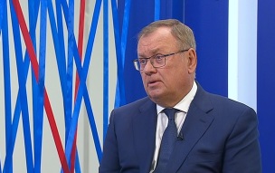 Костин рассказал, что у ВТБ был избыток рупий, который удалось преодолеть