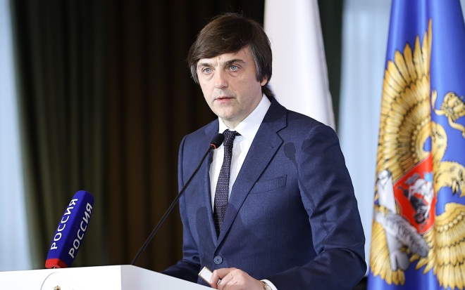 Кравцов: никакого "выдавливания" школьников после 9 класса быть не может