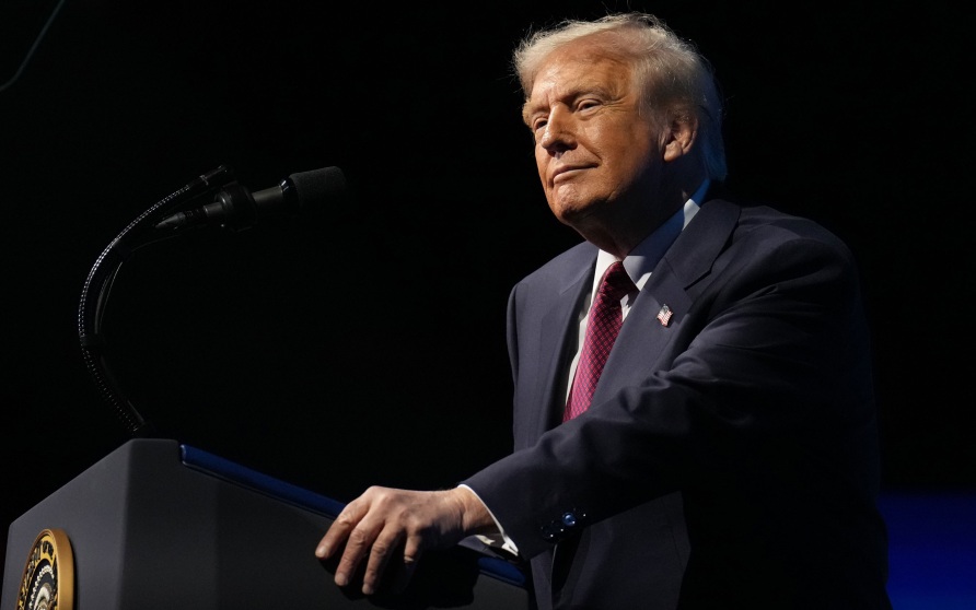 Трамп заявил о восстановлении нефтяного транзита через Ормузский пролив