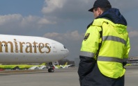 Инцидент на рейсе Emirates: пассажира привязали к креслу до посадки