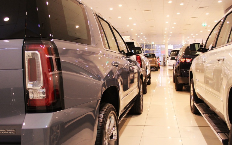 "Автостат": продажи легковых машин в августе сократились на 6,5% в России