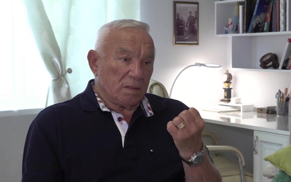 Экс-глава МВД рассказал о взятке, которую ему предлагали на министерском посту