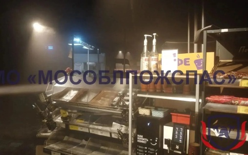 Во Фрязино на улице Советской загорелся торговый центр