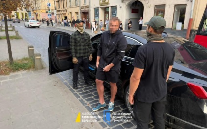 На Украине назвали имя чиновника, который мог "крышевать" колл-центры мошенников