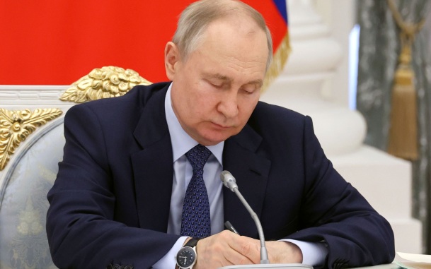 Путин присвоил звание "Город трудовой доблести" еще 12 городам