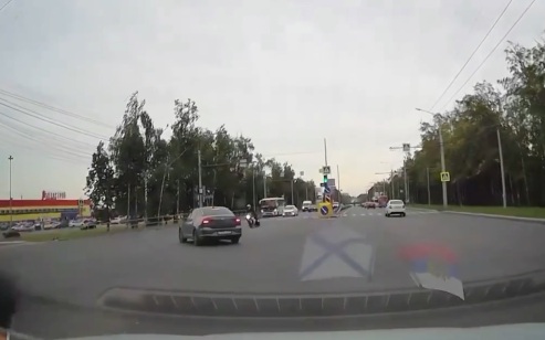 Байкер перелетел через машину и погиб после ДТП в Чебоксарах