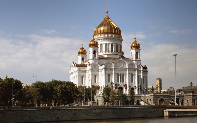 В храме Христа Спасителя прошла литургия перед Общемосковским крестным ходом