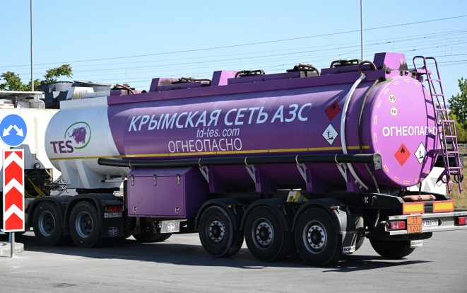 Сложная ситуация с топливом сохраняется в Крыму и на Северном Кавказе