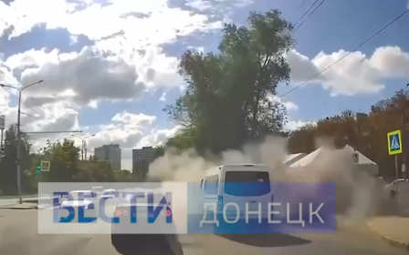 Появилось видео момента удара БПЛА по проезжей части в Донецке