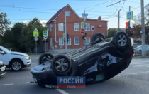 В Краснодаре произошло ДТП с переворачиванием легковушки