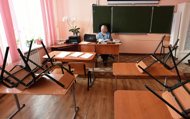 Учащихся во вторую смену в ХМАО перевели на дистант из-за опасности БПЛА