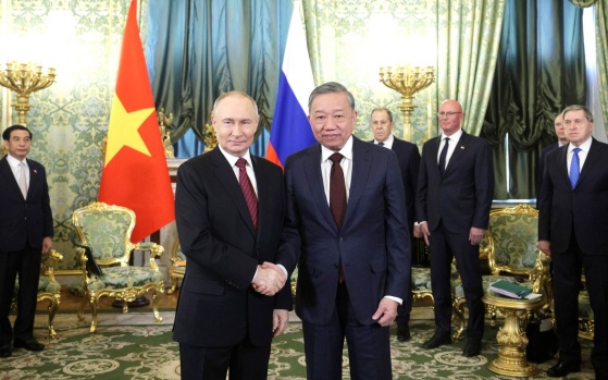 Путин встретил прибывшего в РФ с госвизитом президента Вьетнама