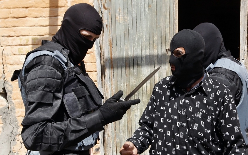 Боевики "Азова" вымогают деньги у сослуживцев