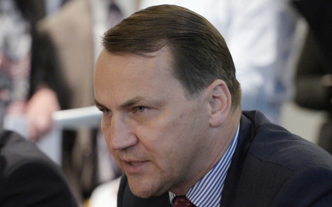 Сикорский предложил НАТО провести учения под Калининградом